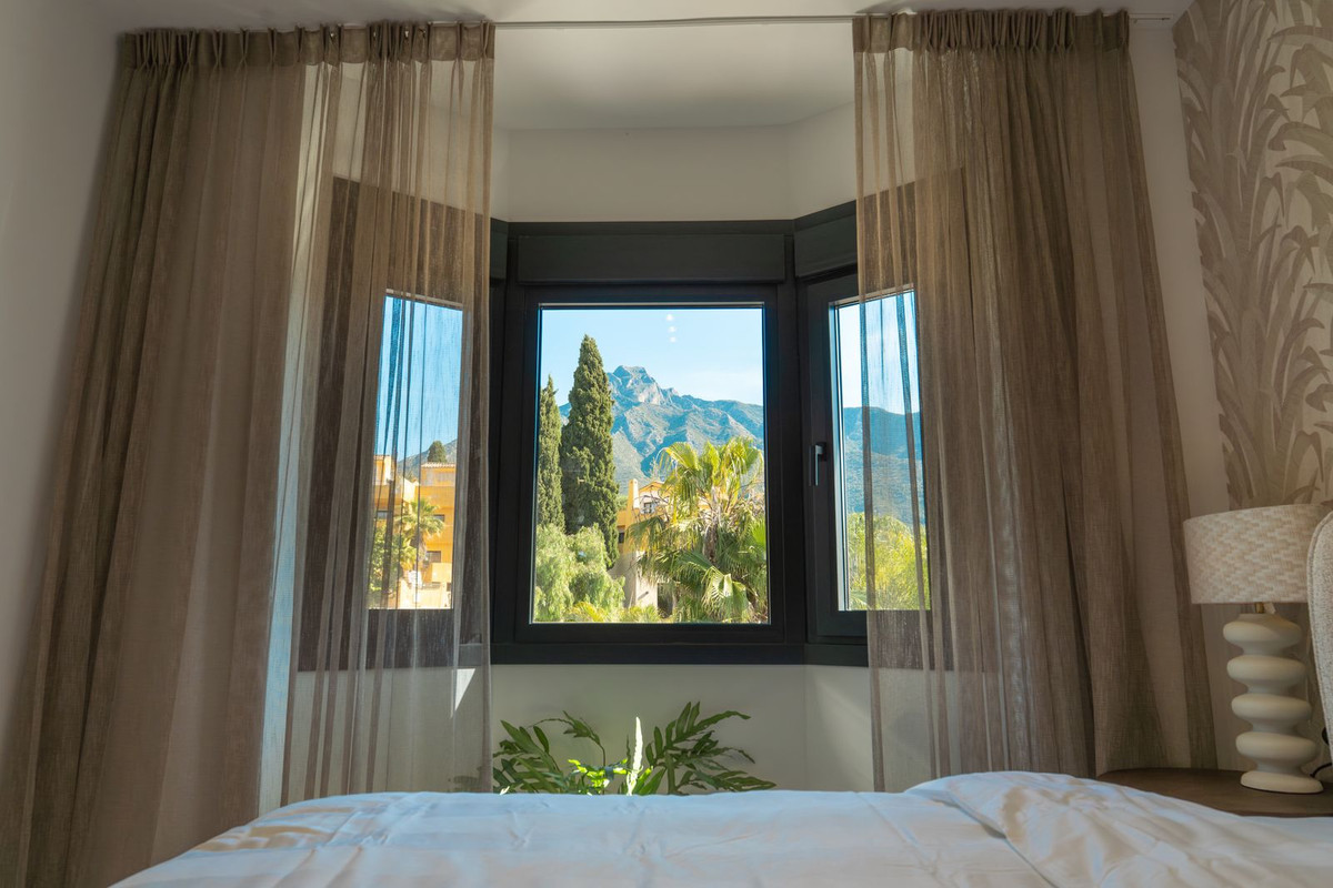 3 Bed Townhouse for sale in Nagüeles Costa Del Sol, Málaga, Spain