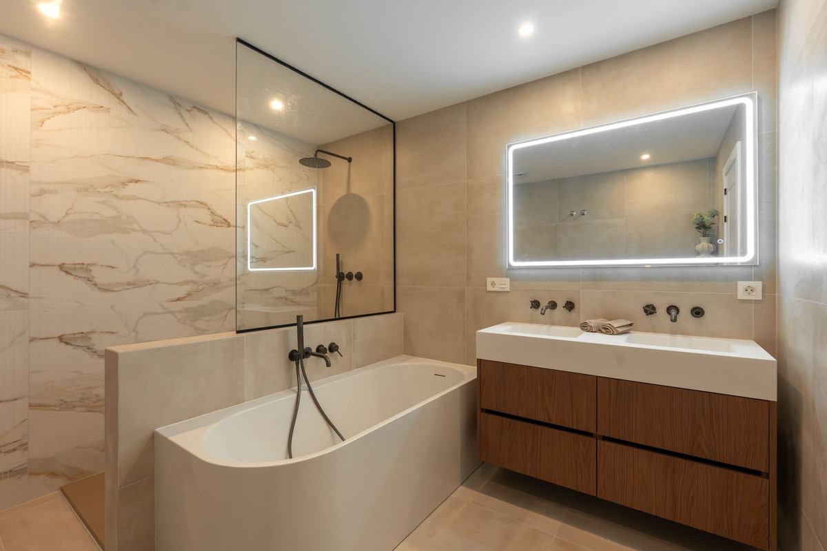 3 Bed Townhouse for sale in Nagüeles Costa Del Sol, Málaga, Spain