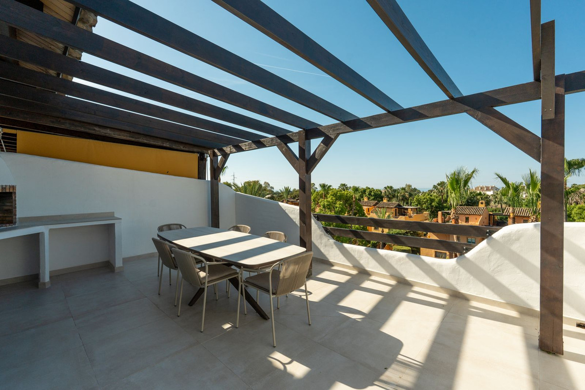 3 Bed Townhouse for sale in Nagüeles Costa Del Sol, Málaga, Spain