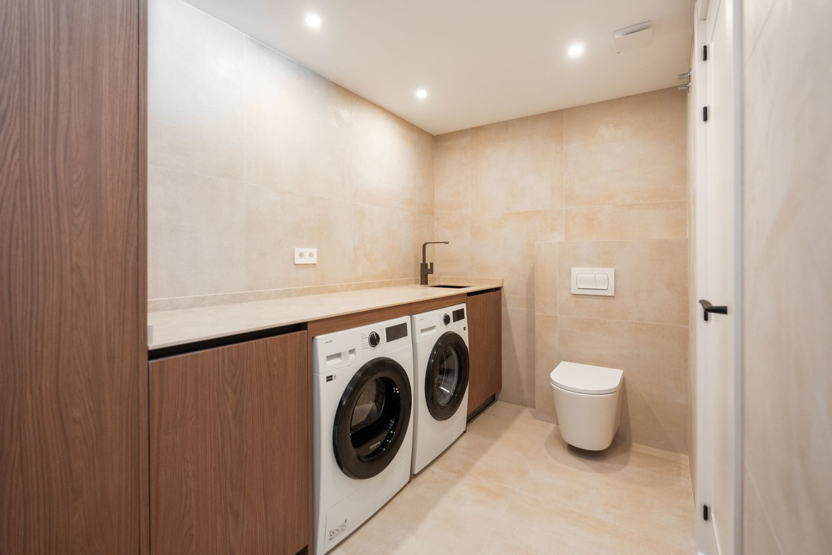 3 Bed Townhouse for sale in Nagüeles Costa Del Sol, Málaga, Spain