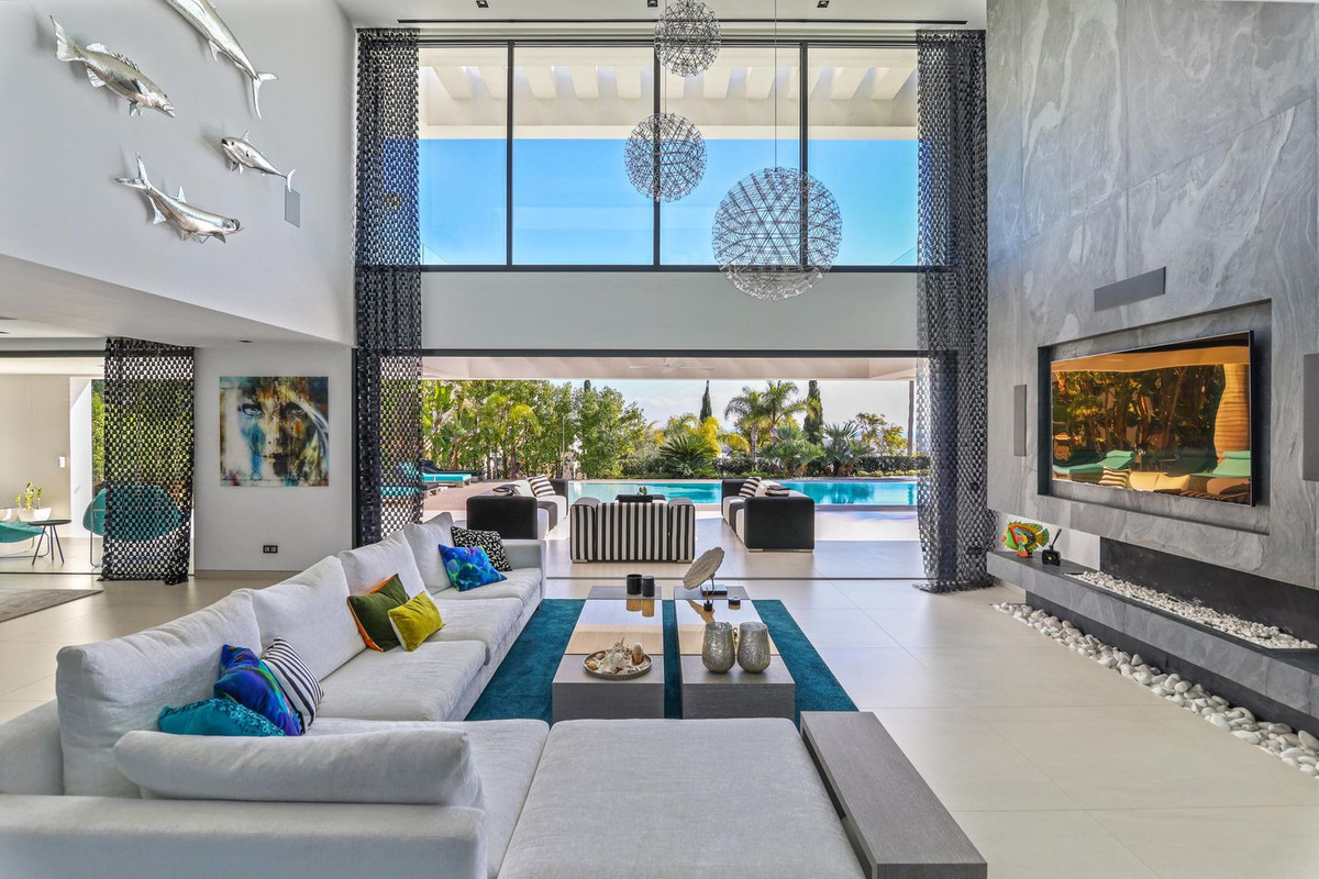 6 Bed Townhouse for sale in Los Flamingos Costa Del Sol, Málaga, Spain