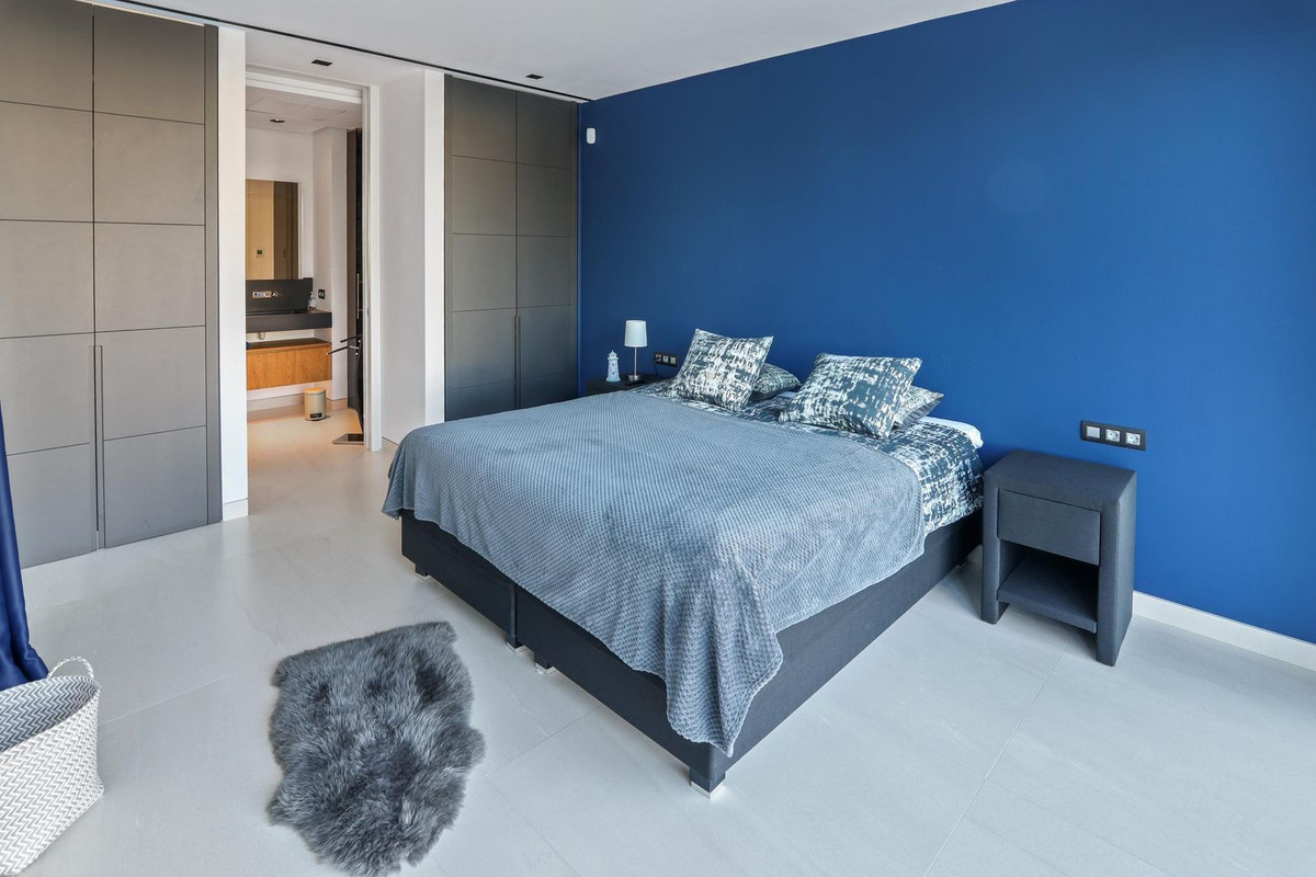 6 Bed Townhouse for sale in Los Flamingos Costa Del Sol, Málaga, Spain