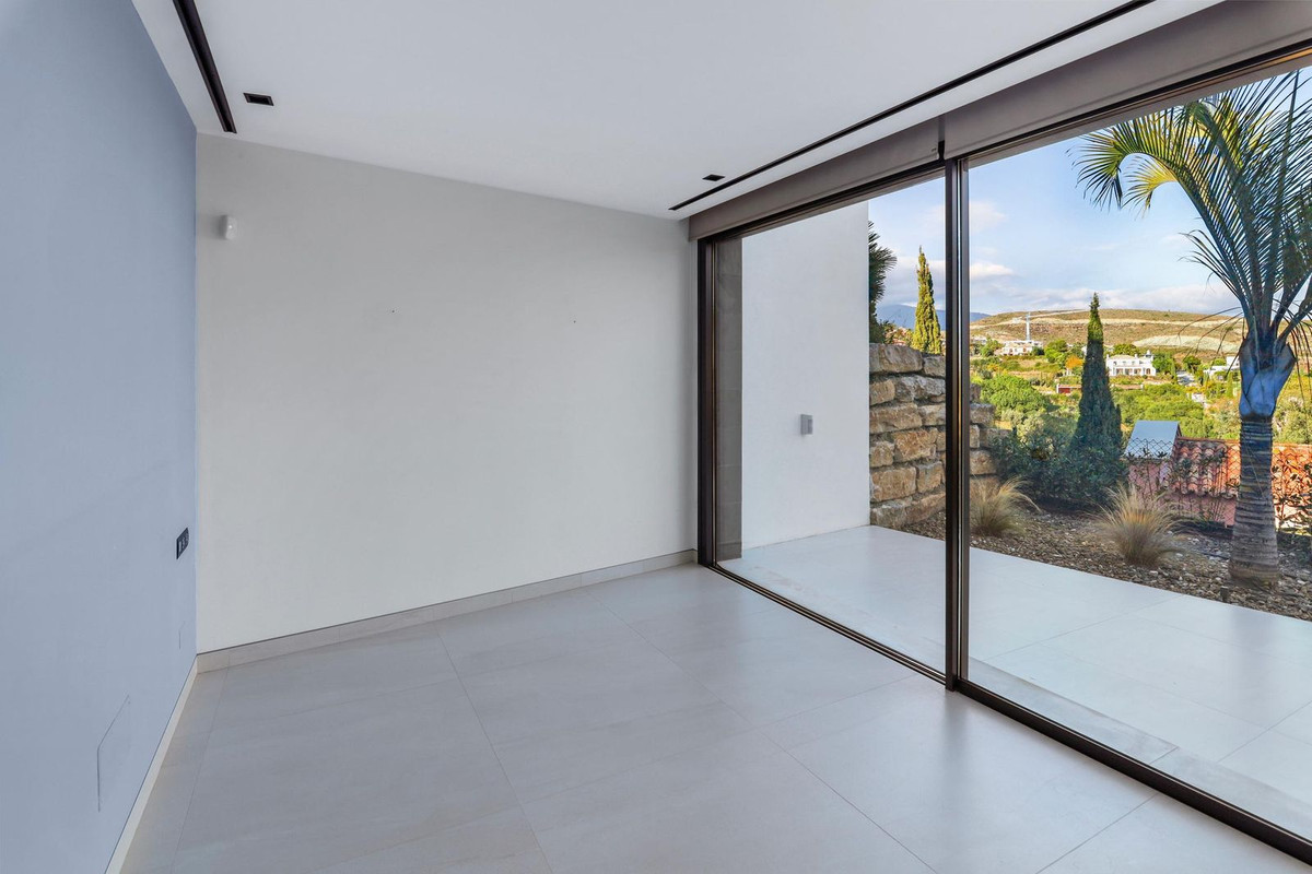 6 Bed Townhouse for sale in Los Flamingos Costa Del Sol, Málaga, Spain