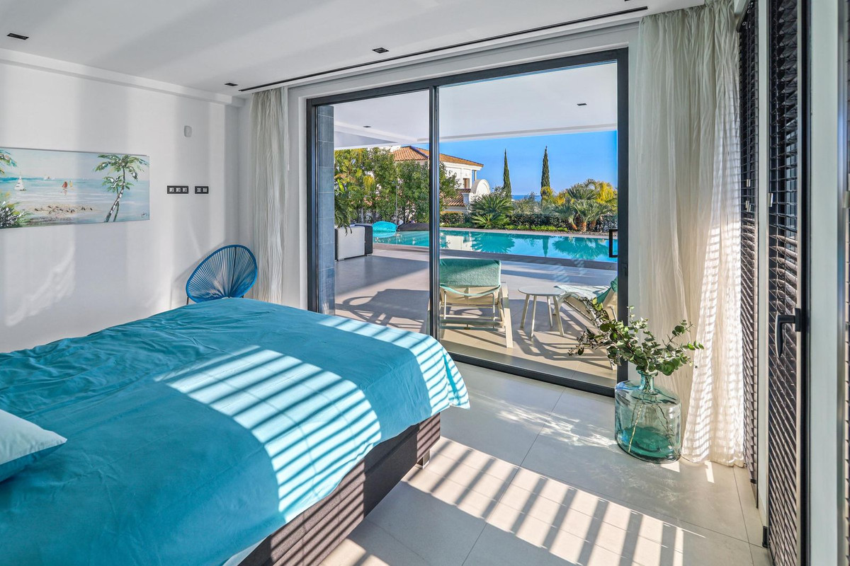 6 Bed Townhouse for sale in Los Flamingos Costa Del Sol, Málaga, Spain