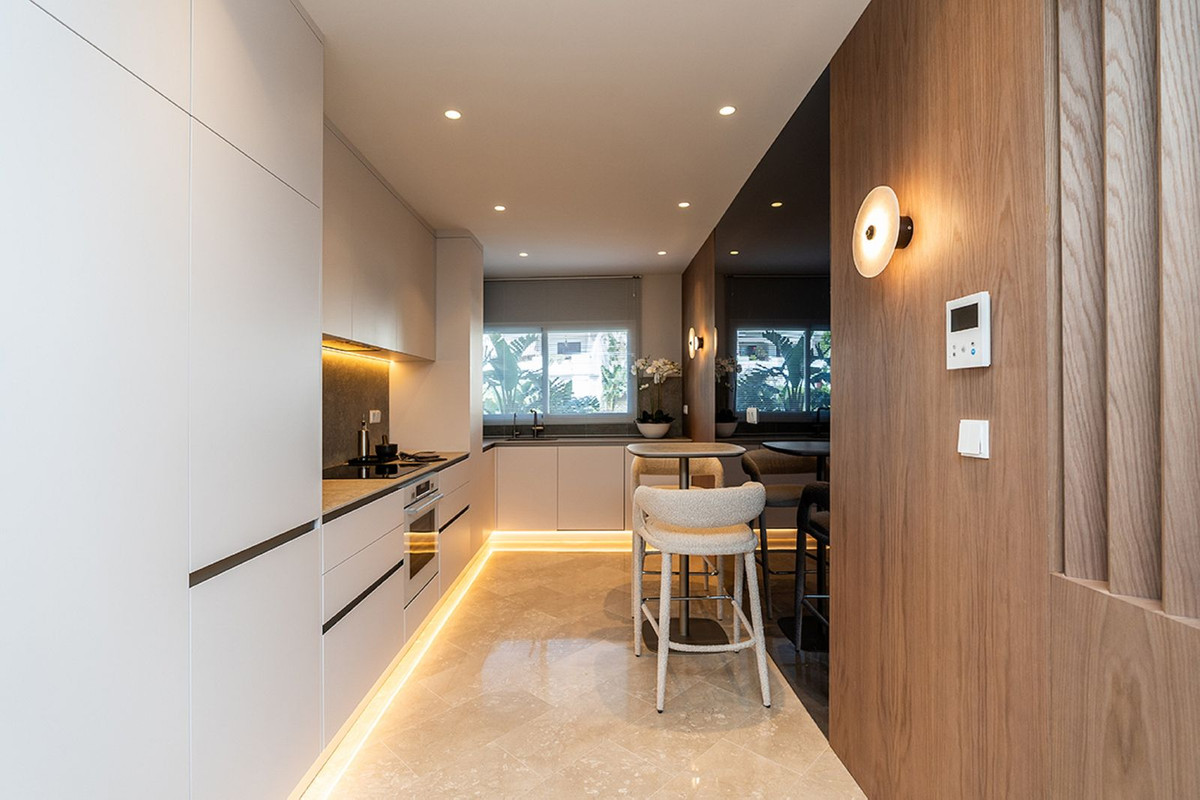 Se vende Apartamento Planta Media de 2 dormitorios en Costa Del Sol, Málaga, España