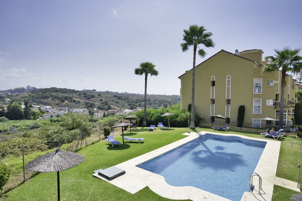 Se vende Apartamento Planta Media de 2 dormitorios en Costa Del Sol, Málaga, España