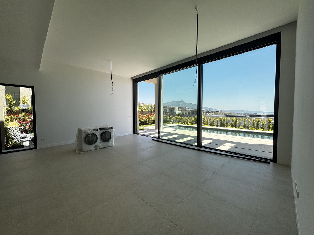 3 Bed Townhouse for sale in Benahavís Costa Del Sol, Málaga, Spain