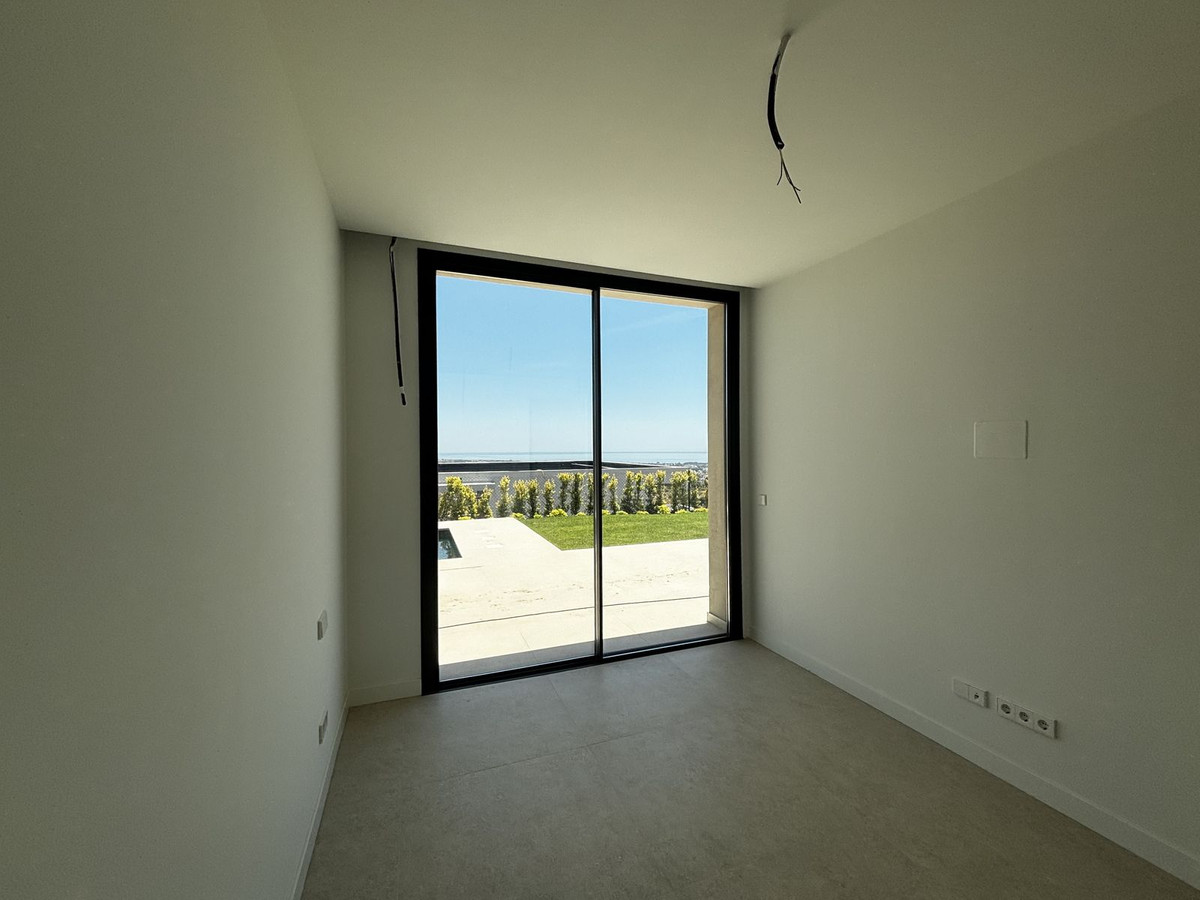 3 Bed Townhouse for sale in Benahavís Costa Del Sol, Málaga, Spain