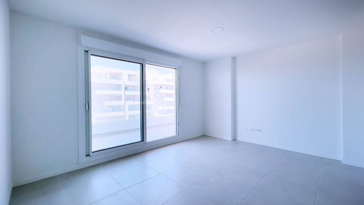 3 Bed Apartment for sale in Nueva Andalucía Costa Del Sol, Málaga, Spain