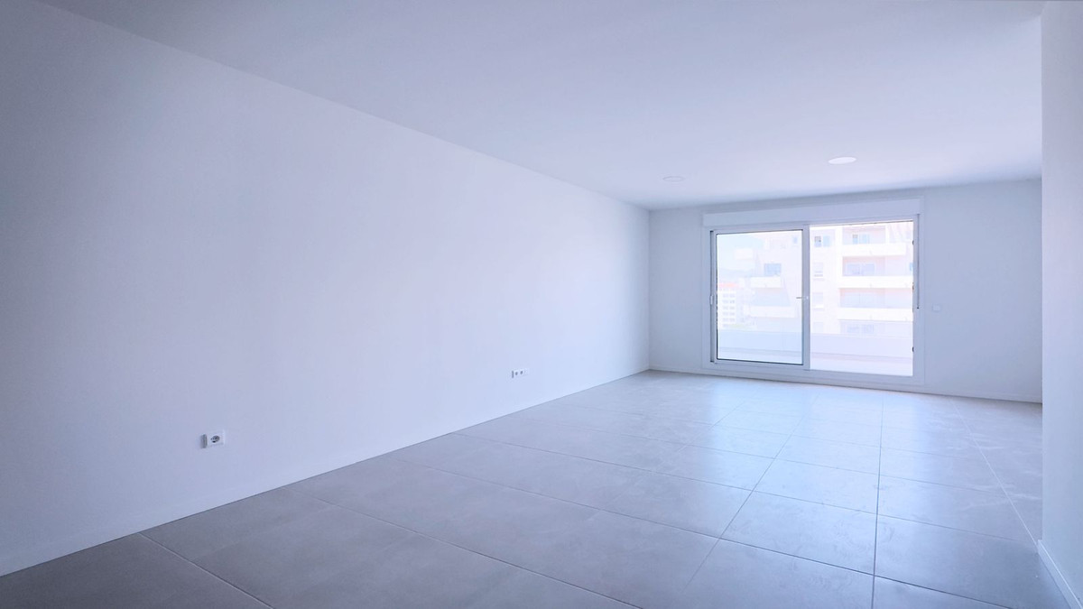 3 Bed Apartment for sale in Nueva Andalucía Costa Del Sol, Málaga, Spain