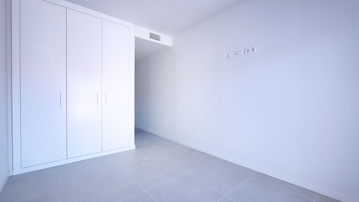 3 Bed Apartment for sale in Nueva Andalucía Costa Del Sol, Málaga, Spain