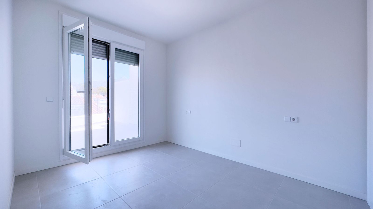 3 Bed Apartment for sale in Nueva Andalucía Costa Del Sol, Málaga, Spain