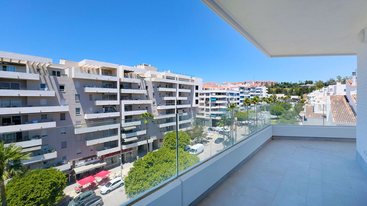 3 Bed Apartment for sale in Nueva Andalucía Costa Del Sol, Málaga, Spain