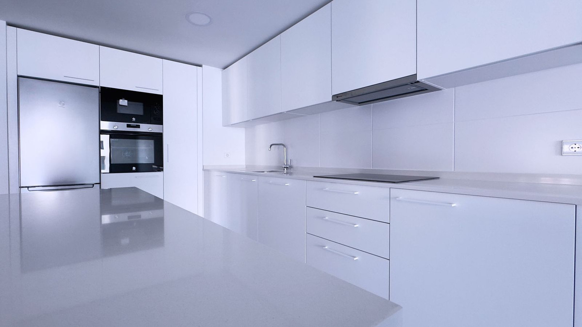 3 Bed Apartment for sale in Nueva Andalucía Costa Del Sol, Málaga, Spain