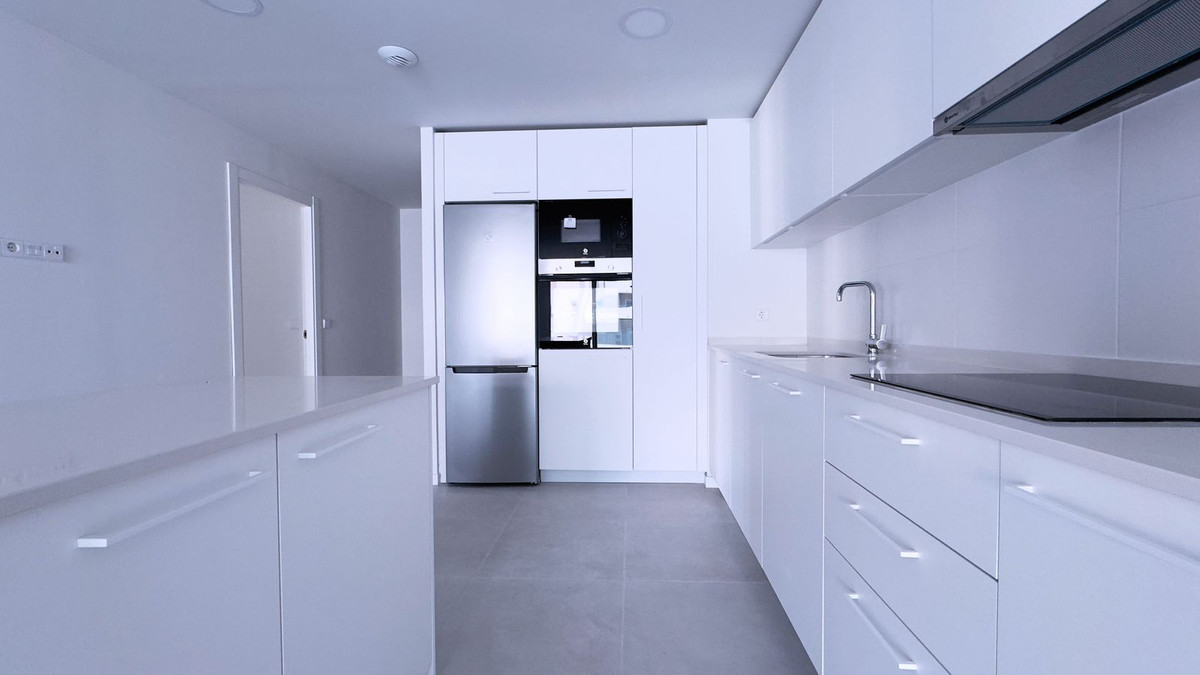 3 Bed Apartment for sale in Nueva Andalucía Costa Del Sol, Málaga, Spain