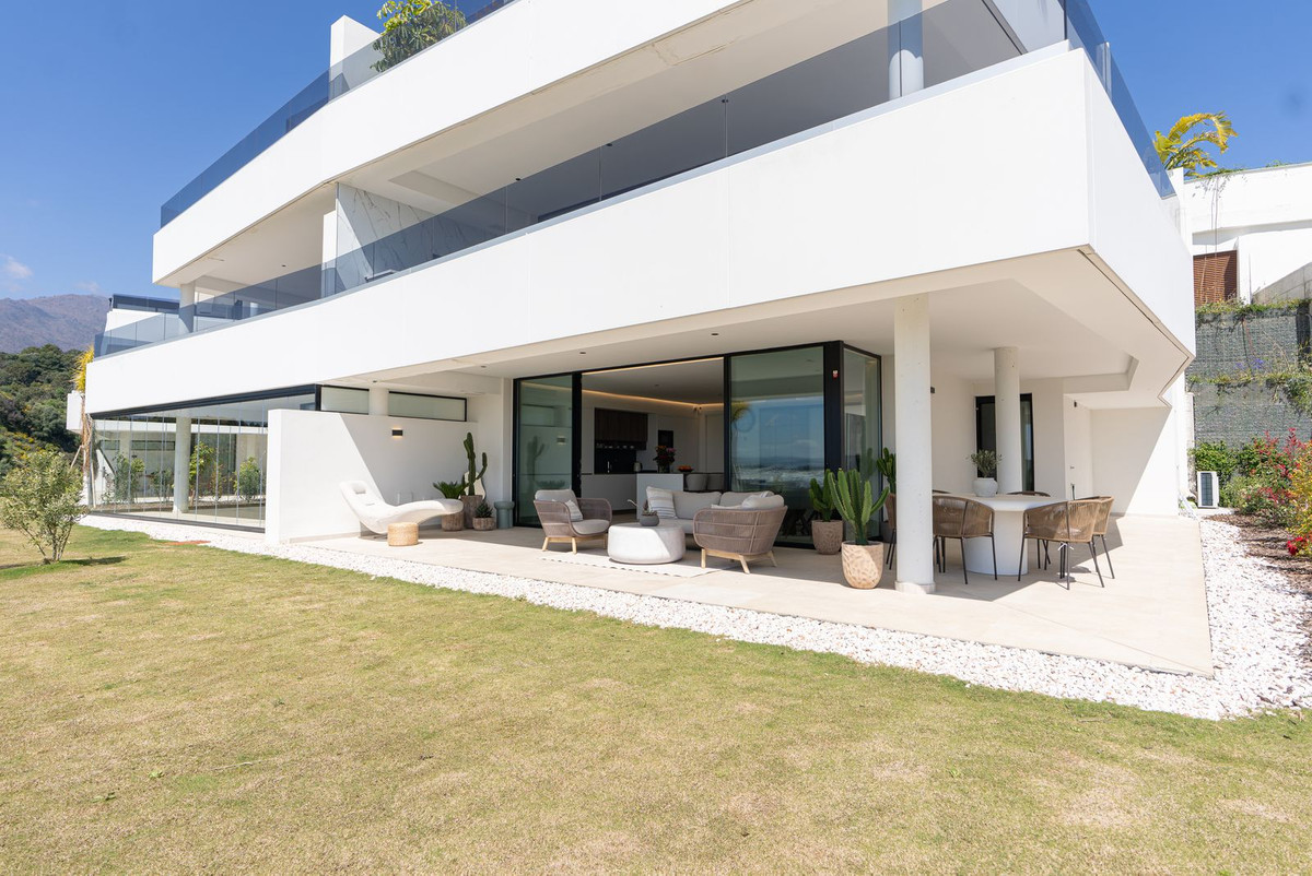 3 Bed Apartment for sale in Estepona Costa Del Sol, Málaga, Spain