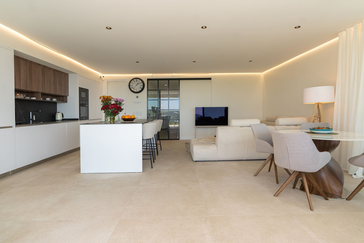 3 Bed Apartment for sale in Estepona Costa Del Sol, Málaga, Spain