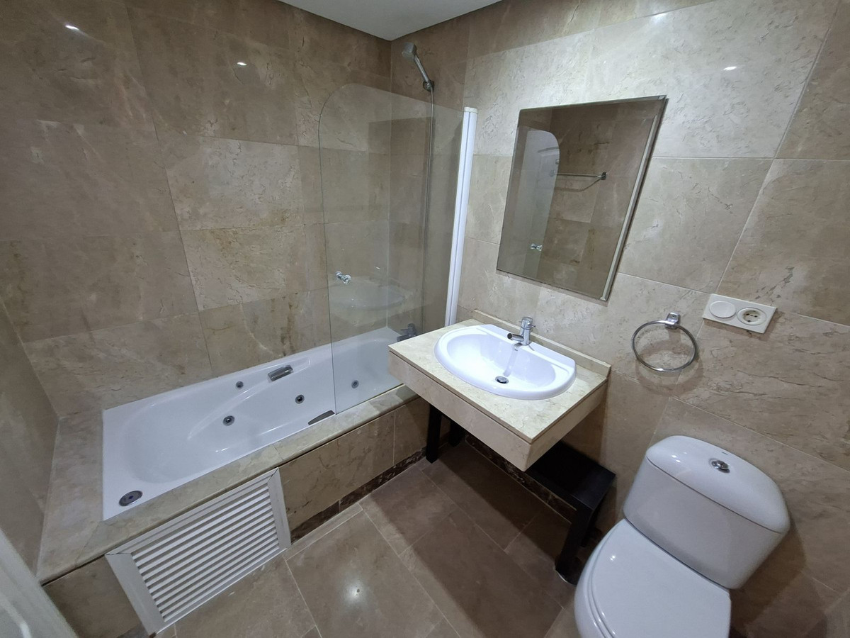 Se vende Apartamento Planta Baja de 2 dormitorios en Costa Del Sol, Málaga, España