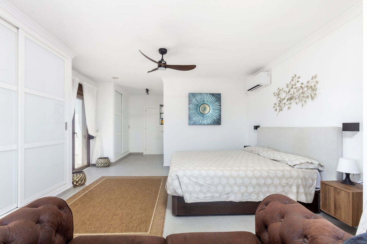6 Bed Townhouse for sale in Estepona Costa Del Sol, Málaga, Spain