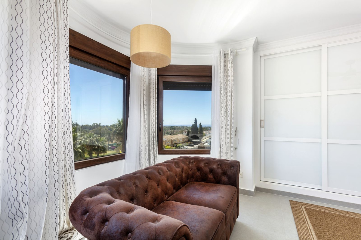 6 Bed Townhouse for sale in Estepona Costa Del Sol, Málaga, Spain