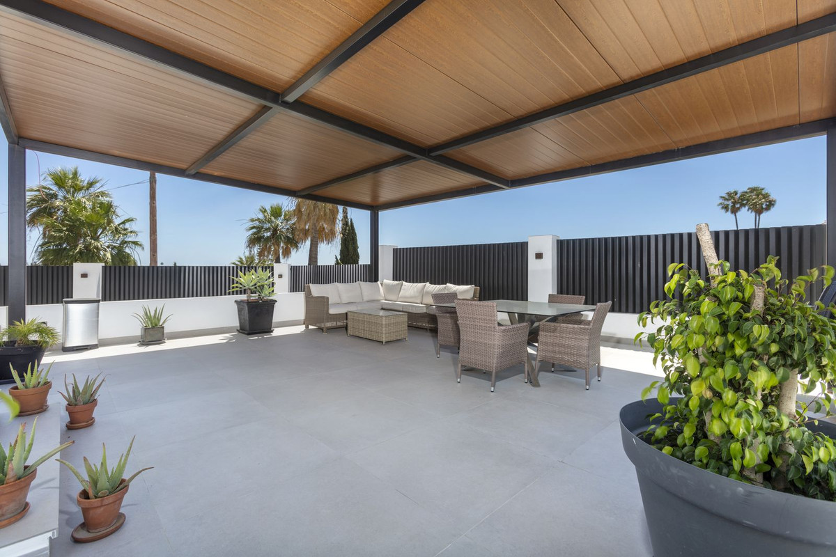 6 Bed Townhouse for sale in Estepona Costa Del Sol, Málaga, Spain