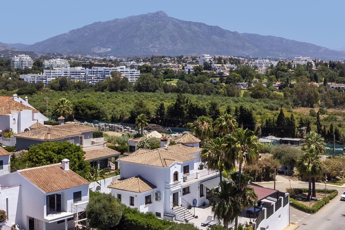 6 Bed Townhouse for sale in Estepona Costa Del Sol, Málaga, Spain