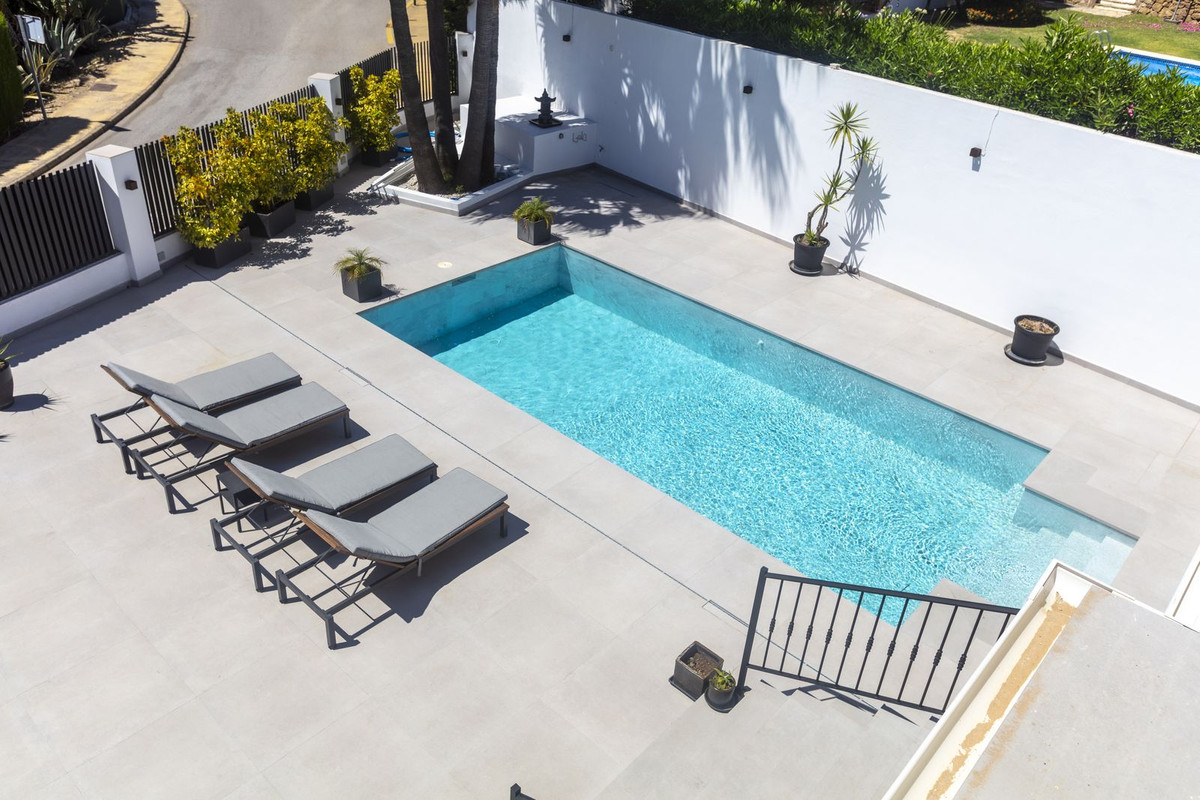 6 Bed Townhouse for sale in Estepona Costa Del Sol, Málaga, Spain