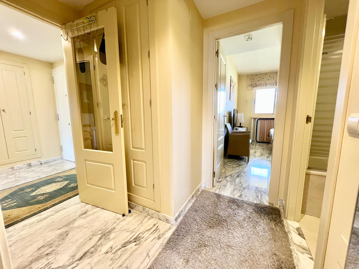 Se vende Apartamento Planta Media de 2 dormitorios en Costa Del Sol, Málaga, España