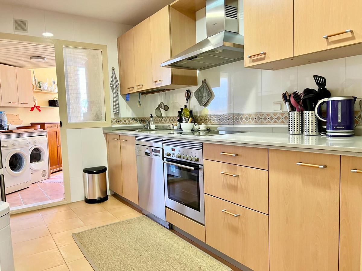 Se vende Apartamento Planta Media de 2 dormitorios en Costa Del Sol, Málaga, España