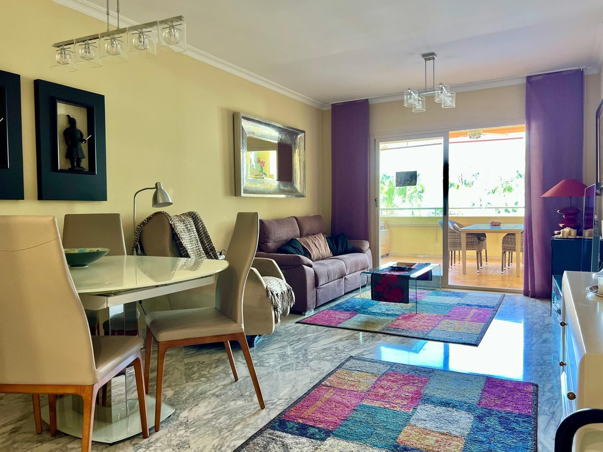 Se vende Apartamento Planta Media de 2 dormitorios en Costa Del Sol, Málaga, España