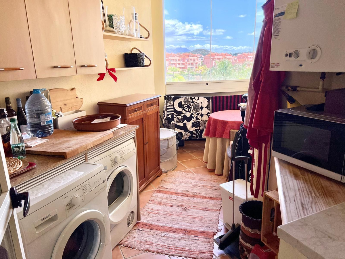 Se vende Apartamento Planta Media de 2 dormitorios en Costa Del Sol, Málaga, España