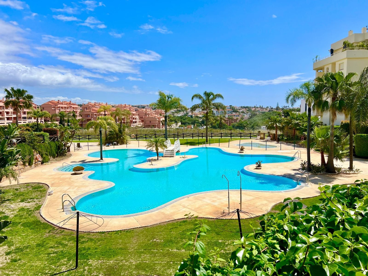 Se vende Apartamento Planta Media de 2 dormitorios en Costa Del Sol, Málaga, España