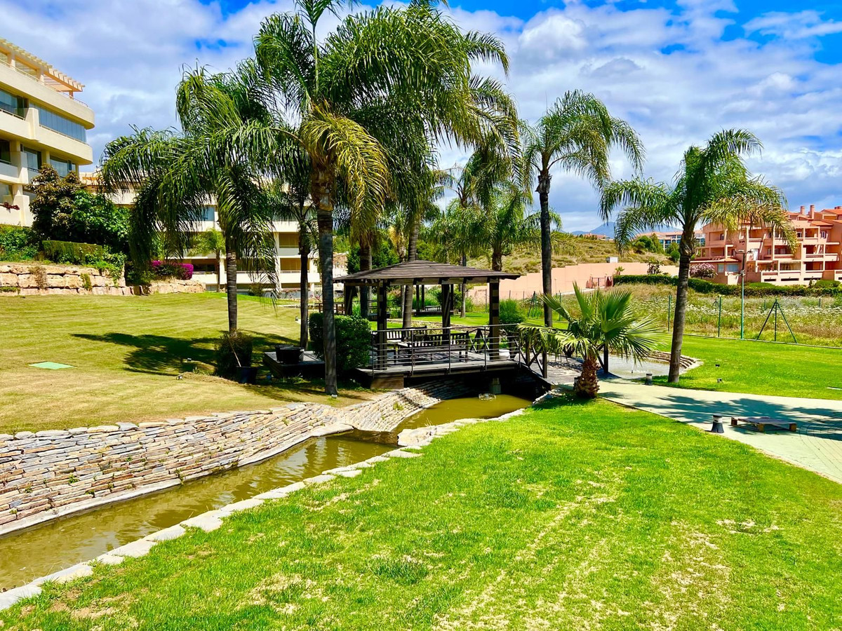 Se vende Apartamento Planta Media de 2 dormitorios en Costa Del Sol, Málaga, España