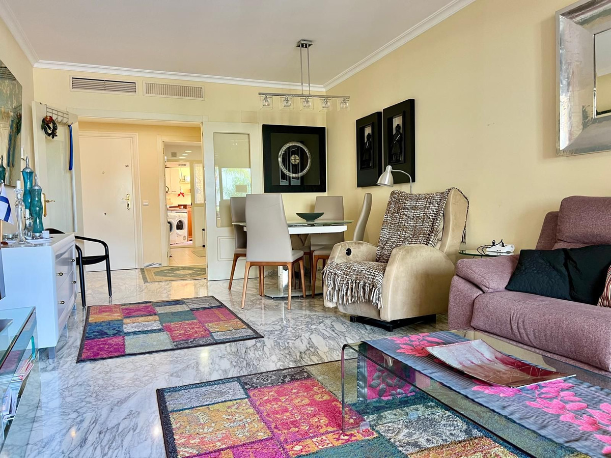 Se vende Apartamento Planta Media de 2 dormitorios en Costa Del Sol, Málaga, España