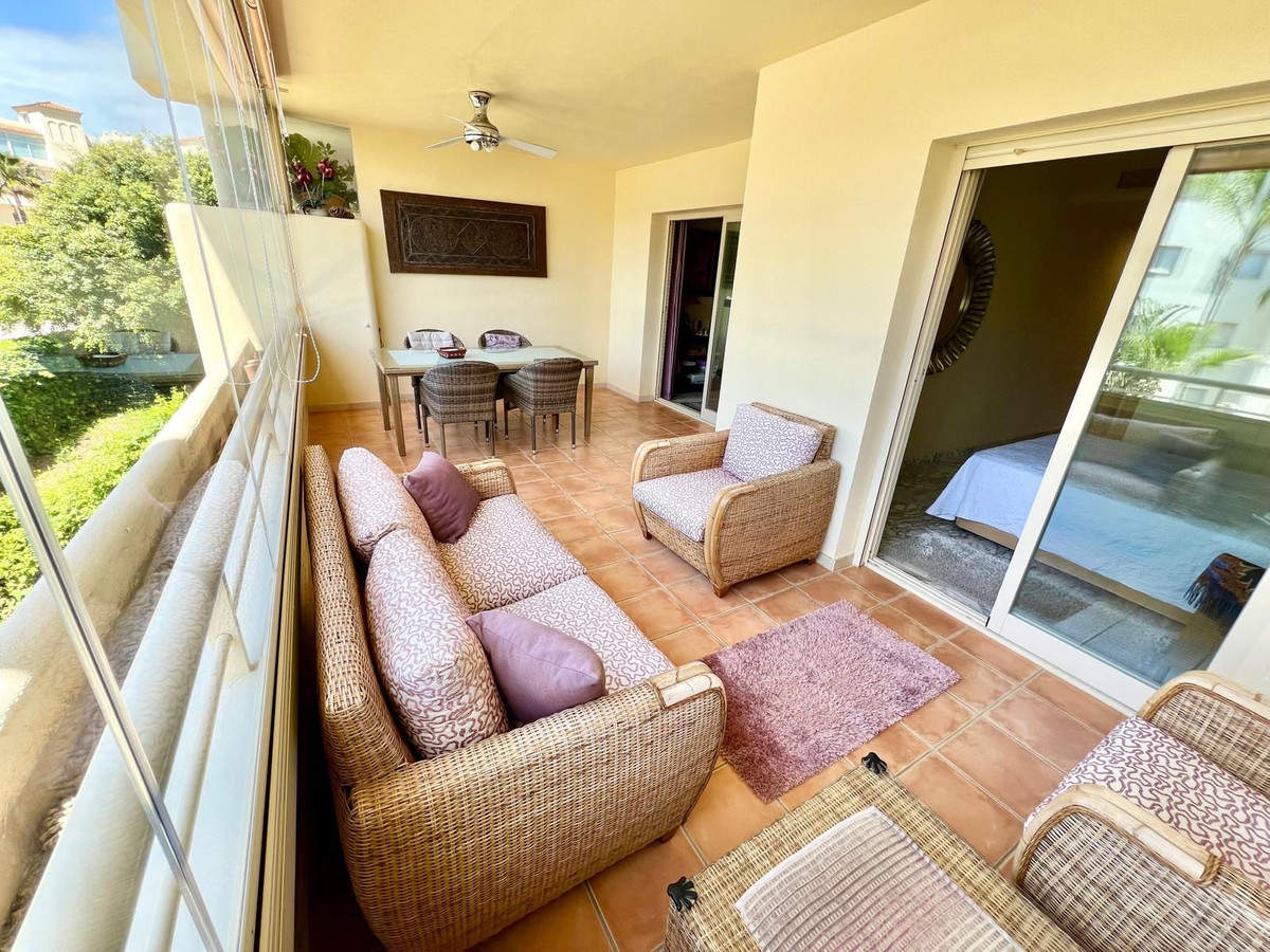 Se vende Apartamento Planta Media de 2 dormitorios en Costa Del Sol, Málaga, España