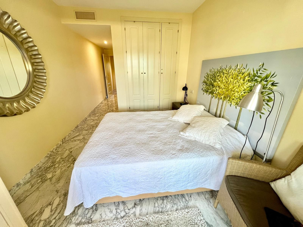 Se vende Apartamento Planta Media de 2 dormitorios en Costa Del Sol, Málaga, España