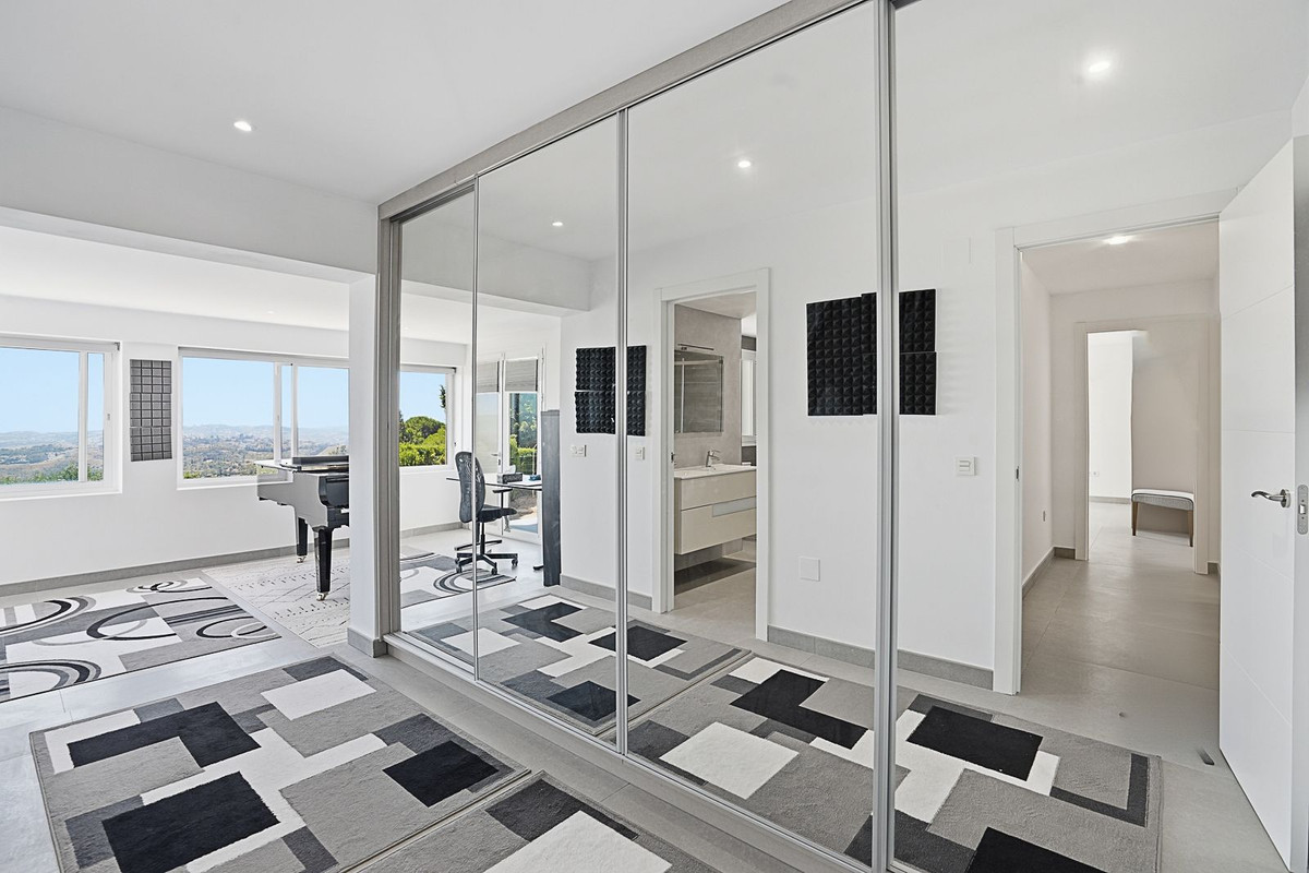 3 Bed Townhouse for sale in Mijas Costa Del Sol, Málaga, Spain