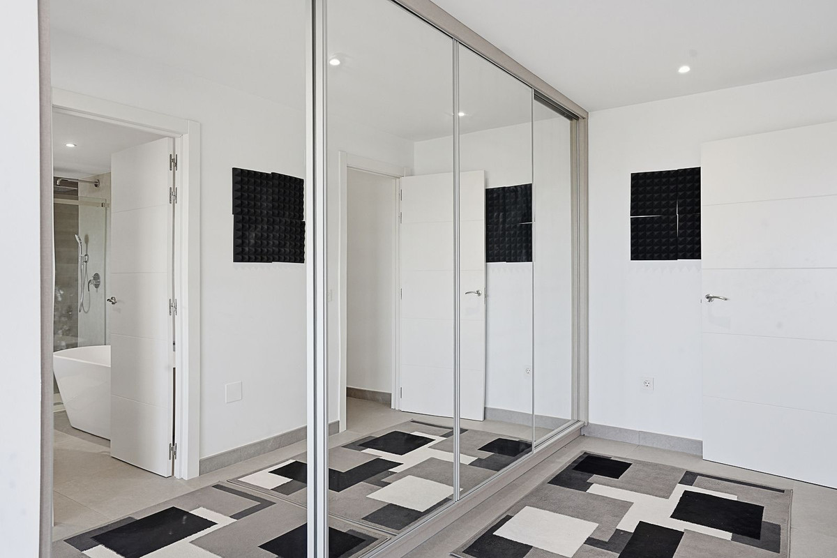 3 Bed Townhouse for sale in Mijas Costa Del Sol, Málaga, Spain