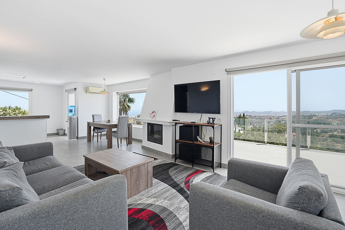 3 Bed Townhouse for sale in Mijas Costa Del Sol, Málaga, Spain
