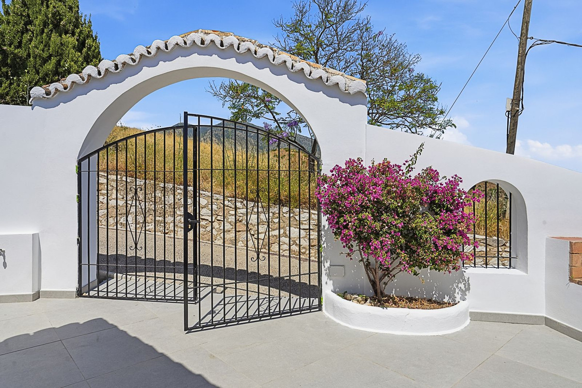 3 Bed Townhouse for sale in Mijas Costa Del Sol, Málaga, Spain