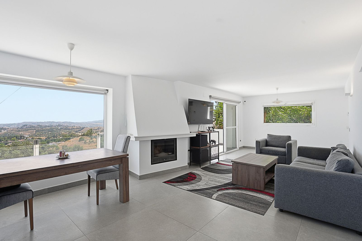 3 Bed Townhouse for sale in Mijas Costa Del Sol, Málaga, Spain