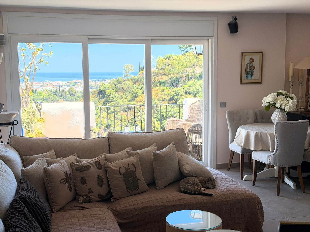 2 Bed Apartment for sale in Benahavís Costa Del Sol, Málaga, Spain