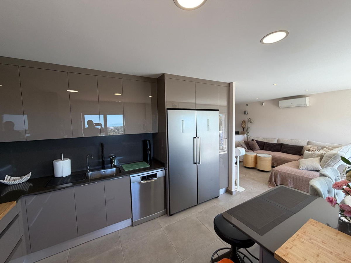 2 Bed Apartment for sale in Benahavís Costa Del Sol, Málaga, Spain