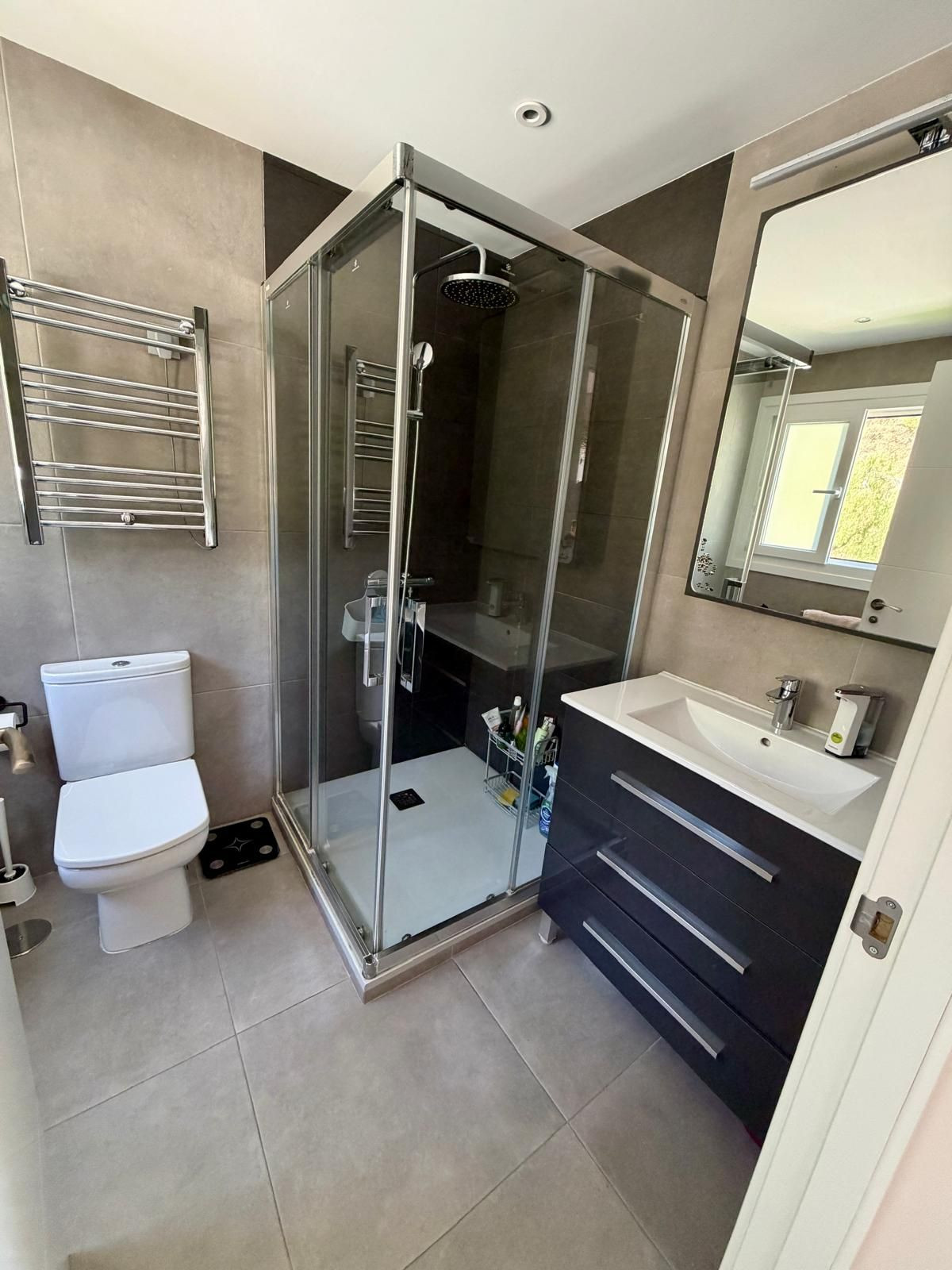 2 Bed Apartment for sale in Benahavís Costa Del Sol, Málaga, Spain
