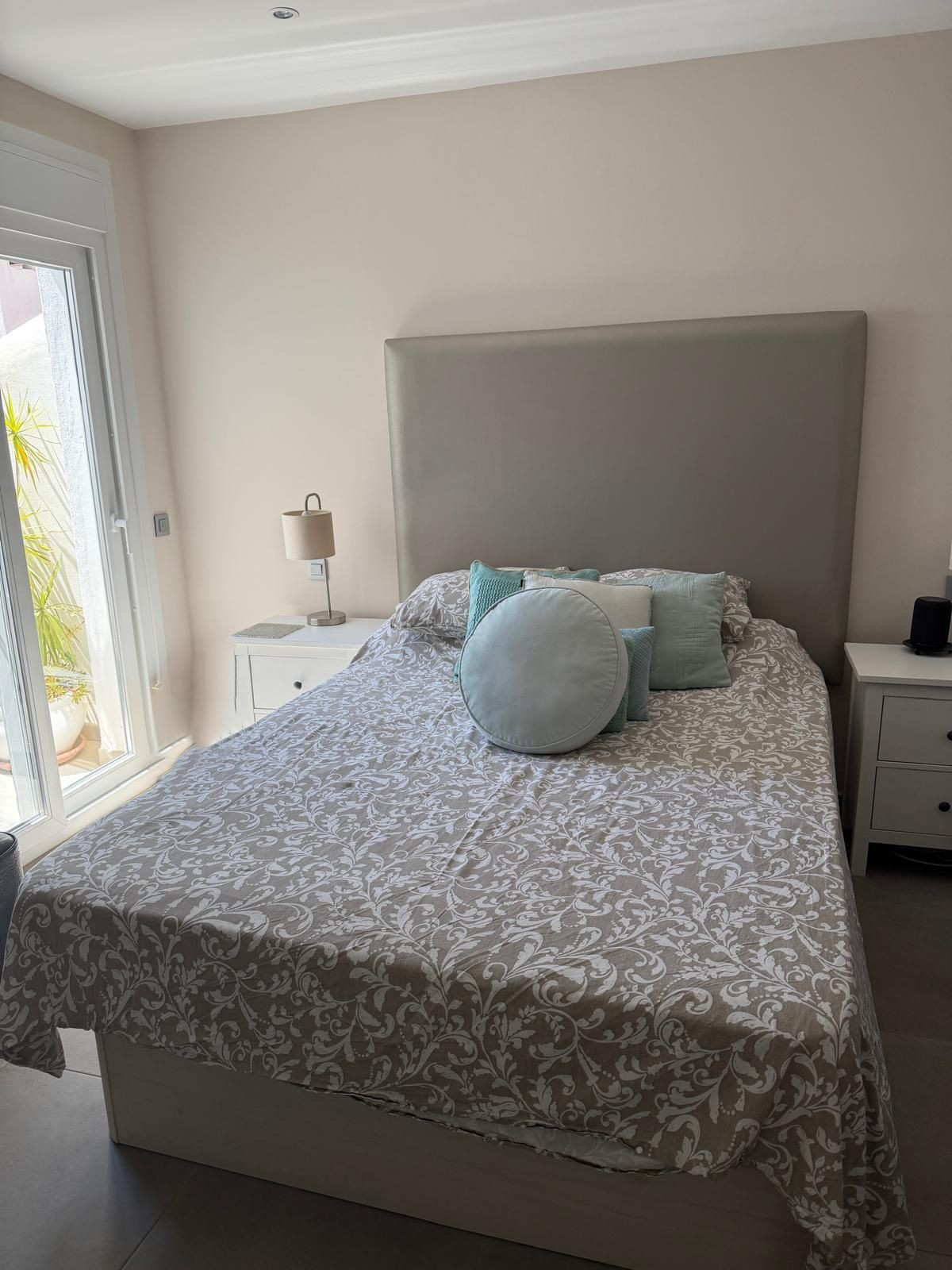 2 Bed Apartment for sale in Benahavís Costa Del Sol, Málaga, Spain