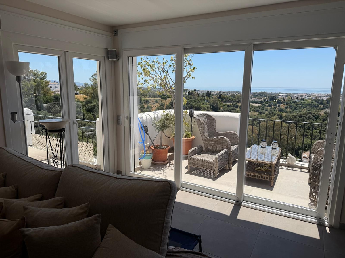 2 Bed Apartment for sale in Benahavís Costa Del Sol, Málaga, Spain
