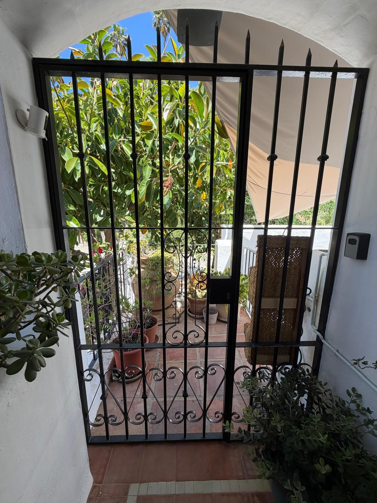 2 Bed Apartment for sale in Benahavís Costa Del Sol, Málaga, Spain