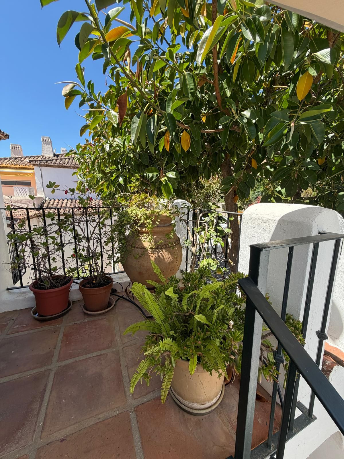 2 Bed Apartment for sale in Benahavís Costa Del Sol, Málaga, Spain