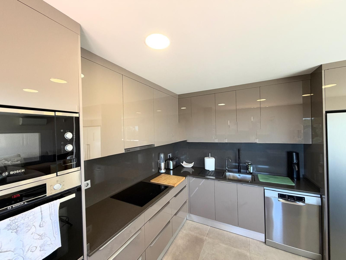 2 Bed Apartment for sale in Benahavís Costa Del Sol, Málaga, Spain
