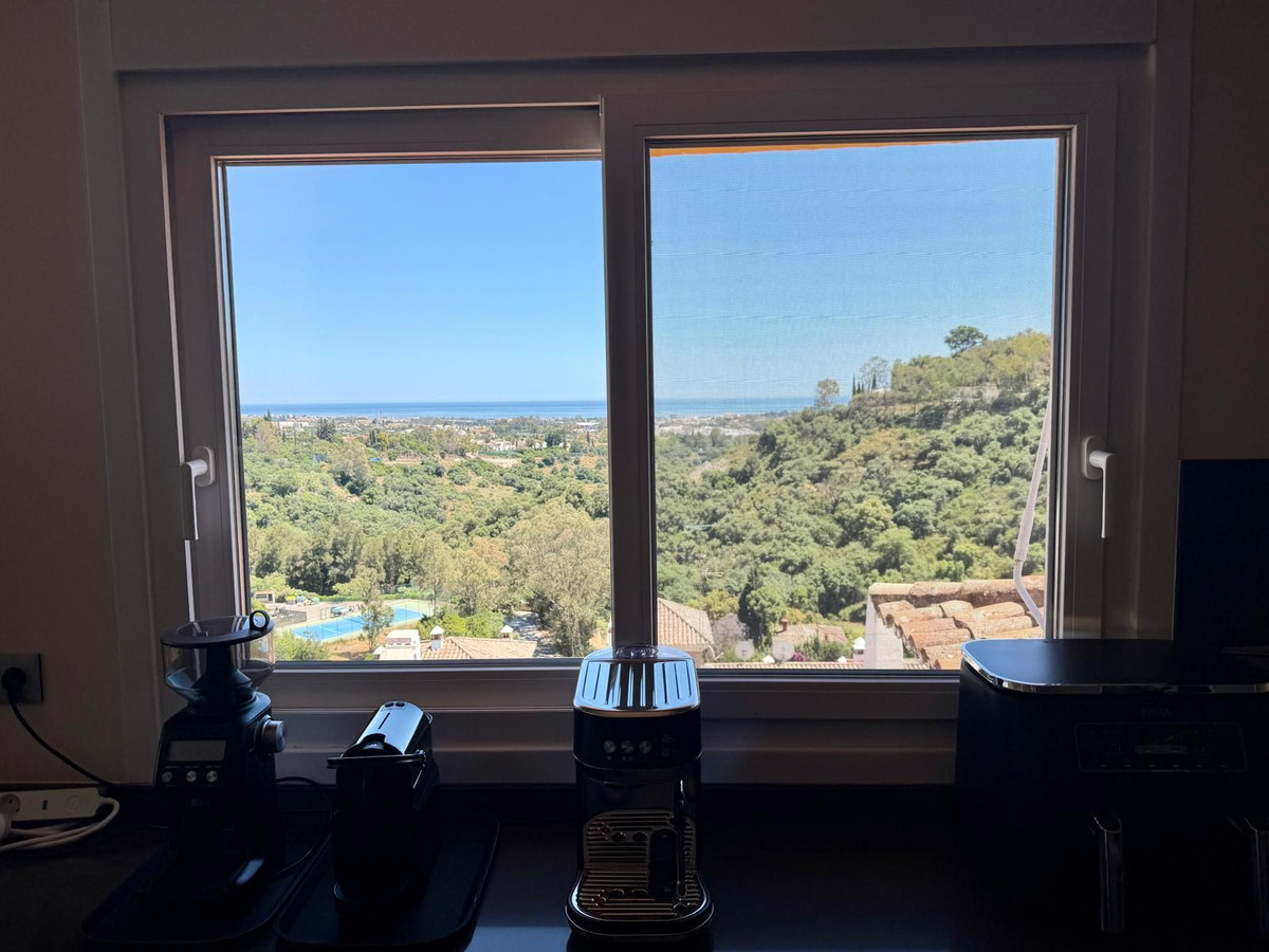 2 Bed Apartment for sale in Benahavís Costa Del Sol, Málaga, Spain